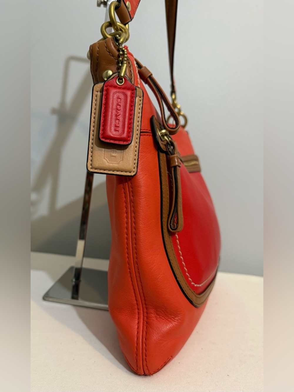 Coach Poppy Perri Hippie Convertible Shoulder Crossbody Bag Orange Coral Leather - Picture 4 of 16